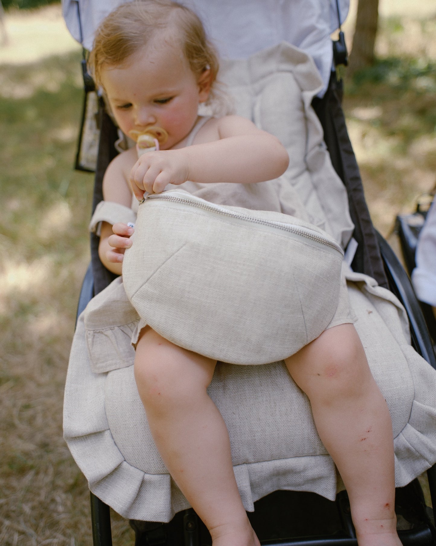 Gray Toile de Jouy Banana