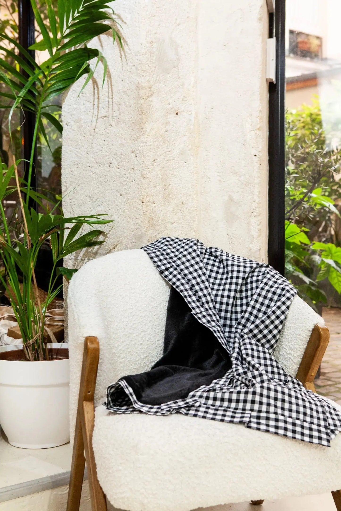 J1 : -20% couverture minnie Black et banane assortie offerte !