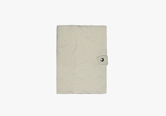 Protège carnet de santé Empreinte crème